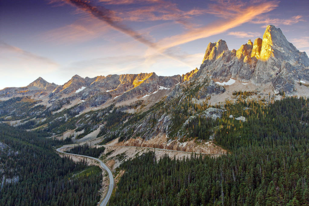 Explore Cascade Loop with Black Diamond Luxury Limo