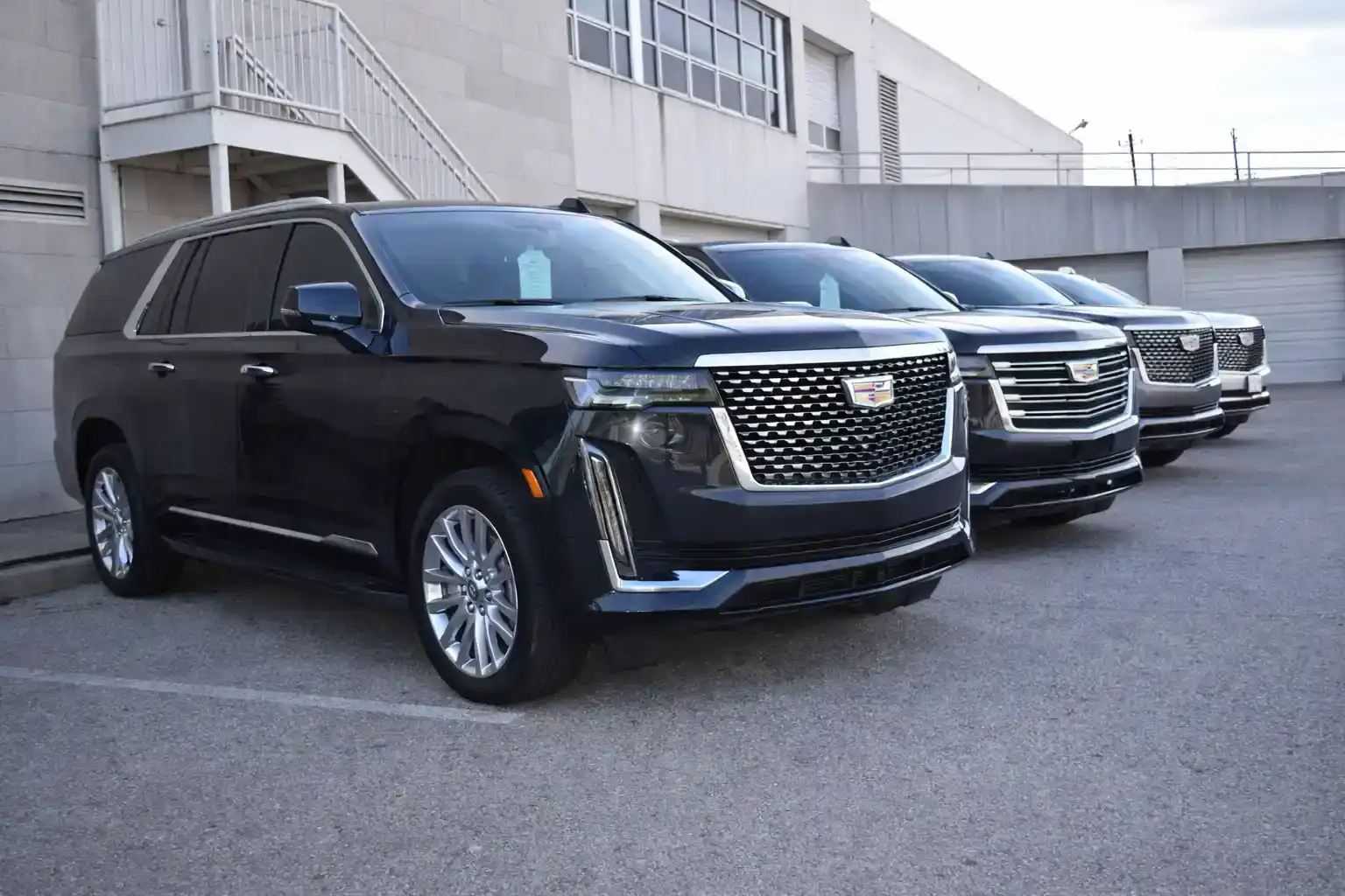 Reasons to Hire Limousine Services to SeaTac Airport