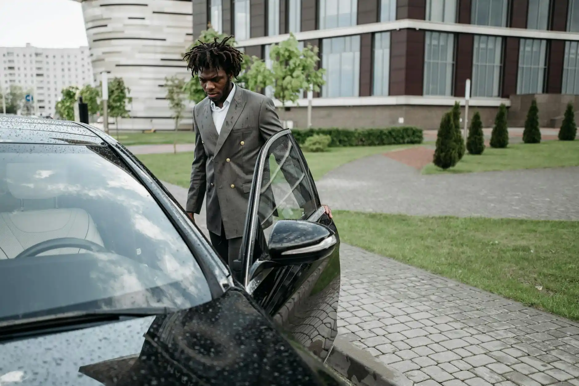 Black Car Service to Seattle's Premier Hotels