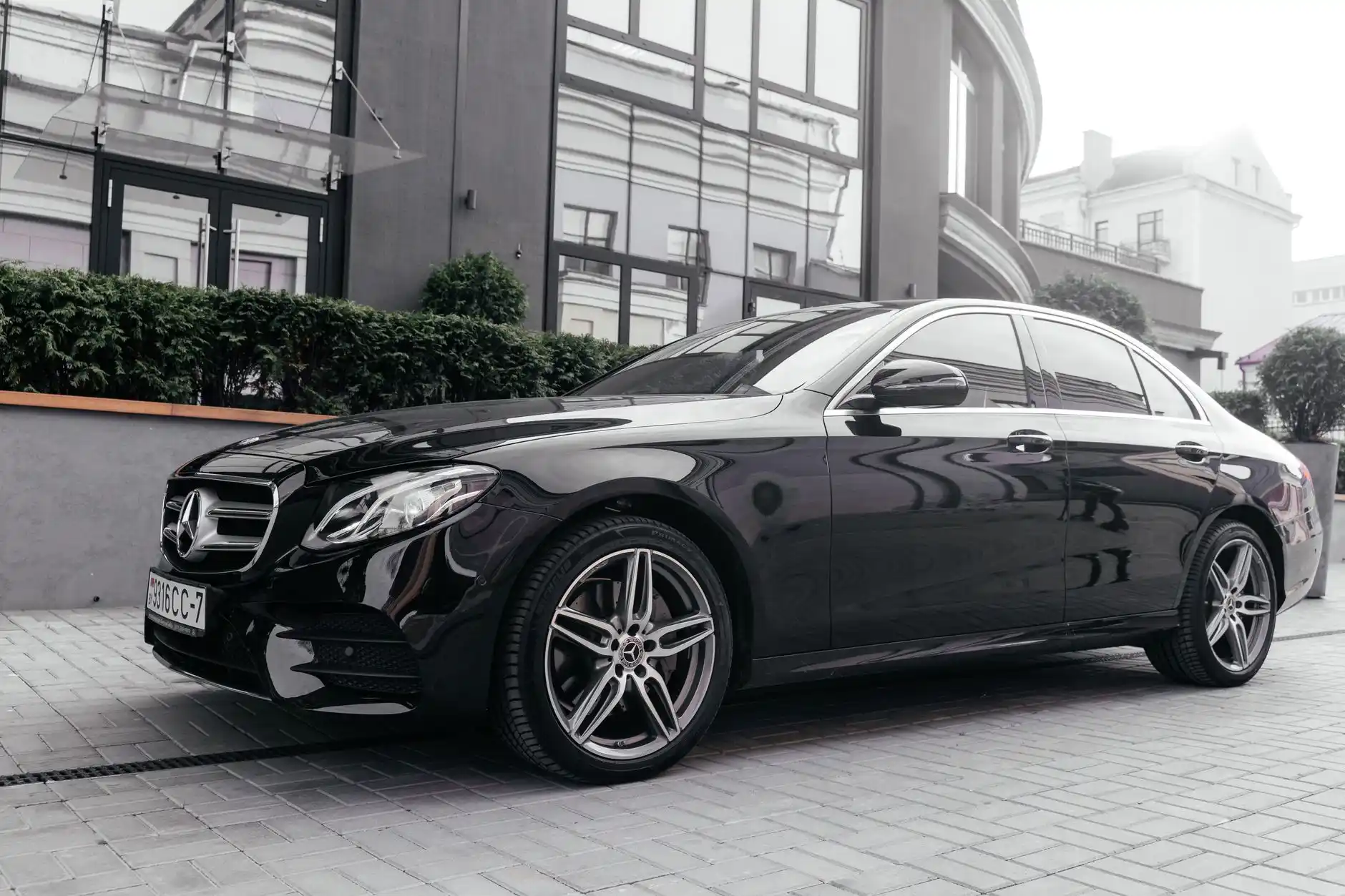 When Should You Book a Black Car Instead of Uber from SeaTac?
